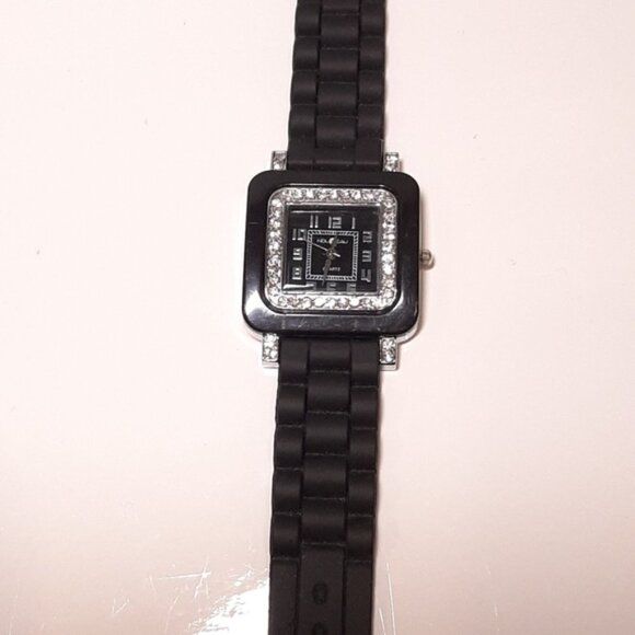 3/$20 NOUVEAU Quartz Wrist Watch Rhinestone Square Dial Adjustable Silicone Band - Picture 3 of 9